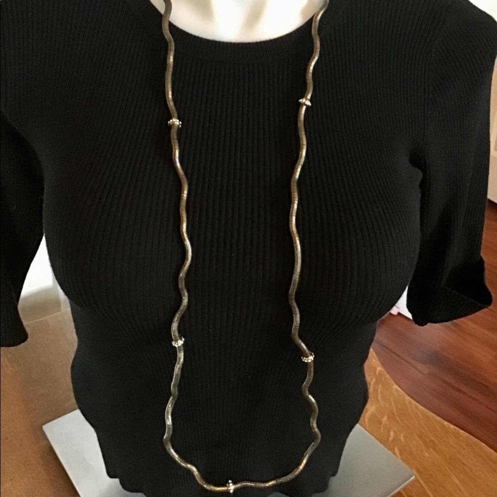 NWOT BUY OR FREE W/PURCHASE OF 2 ADDITIONAL ITEMS. NWOT FUN NECKLACE/BRACELET ♥️